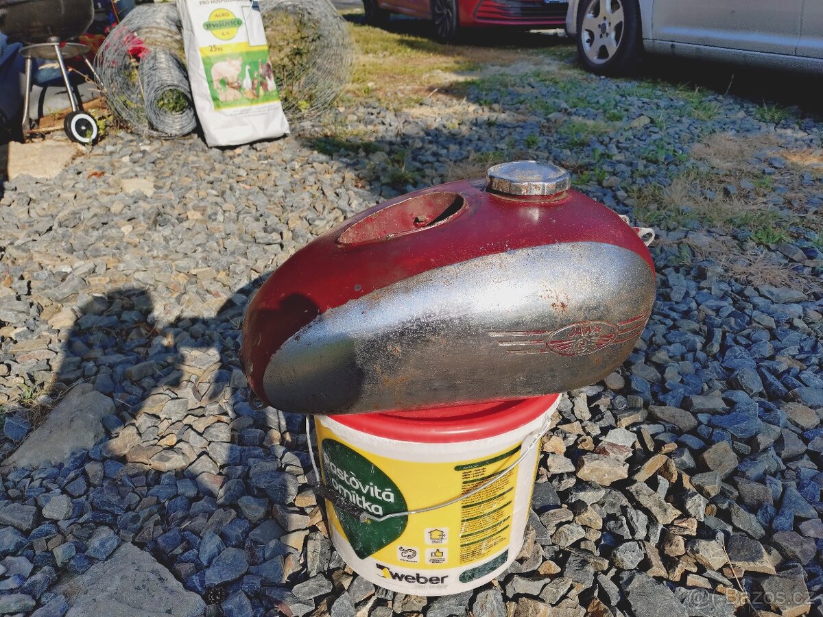 Jawa Kývačka nádrž - 2