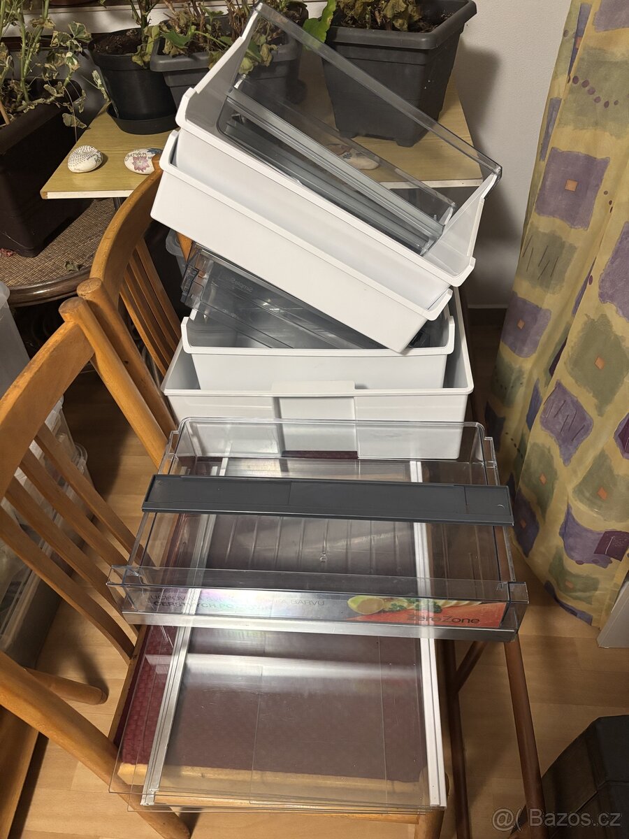 Vnitřní vybavení lednice Gorenje - 2