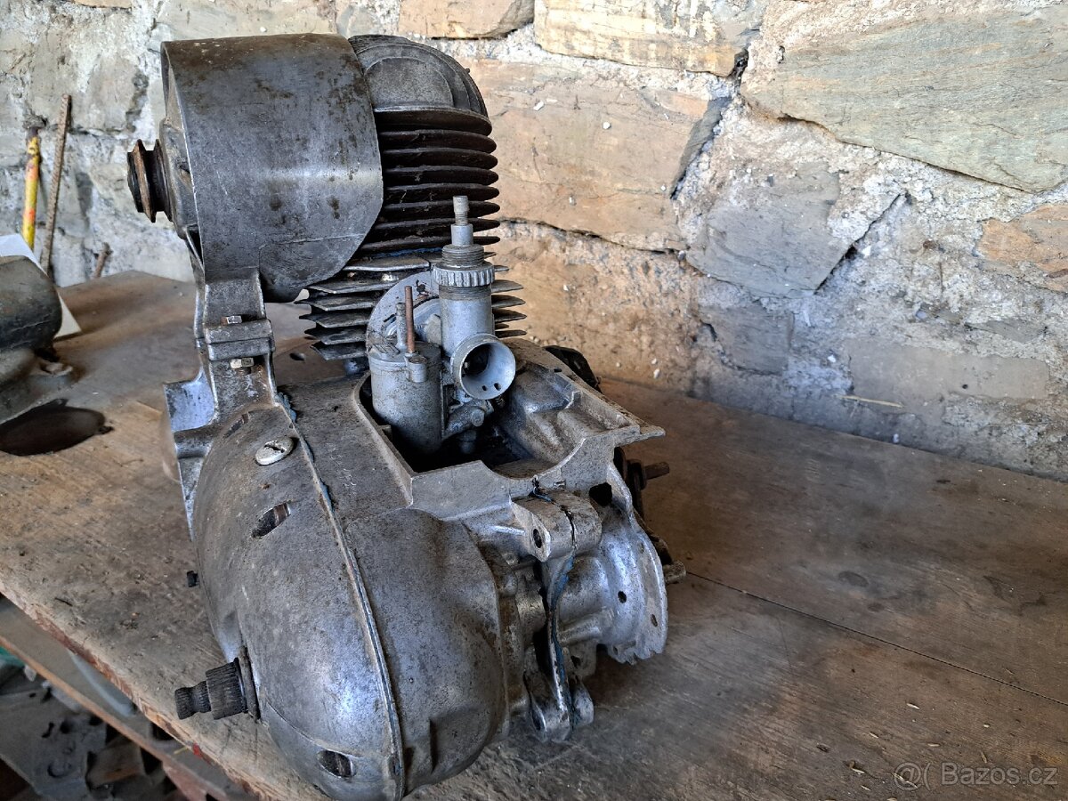 Motor ČZ 175 Prase - 2
