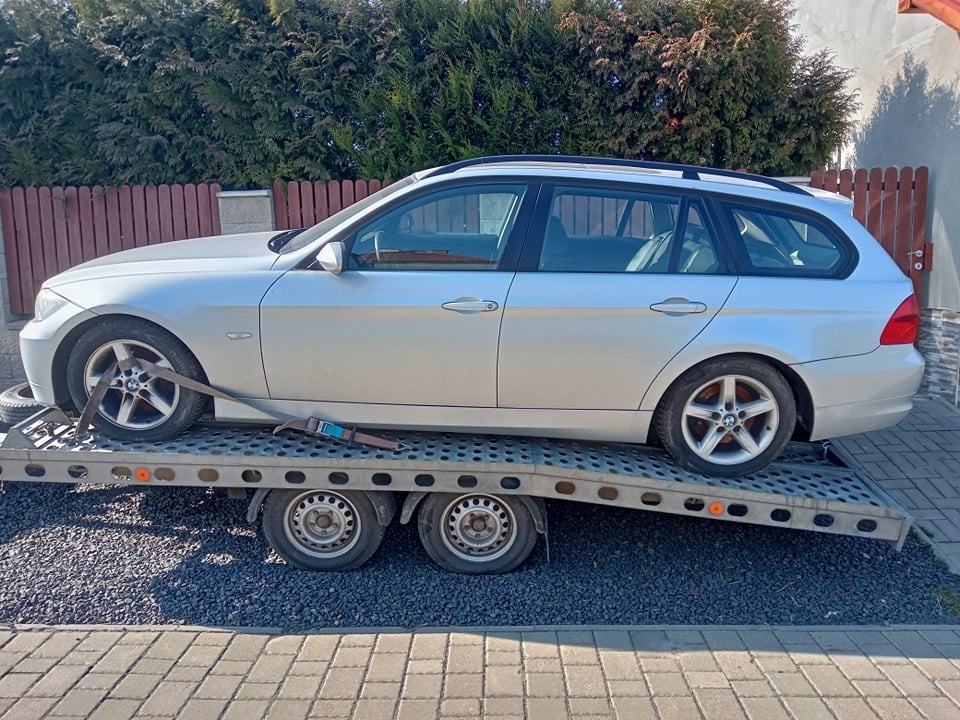 BMW 3 E9X E91 E90 karosářské díly dveře kapota nárazník - 2