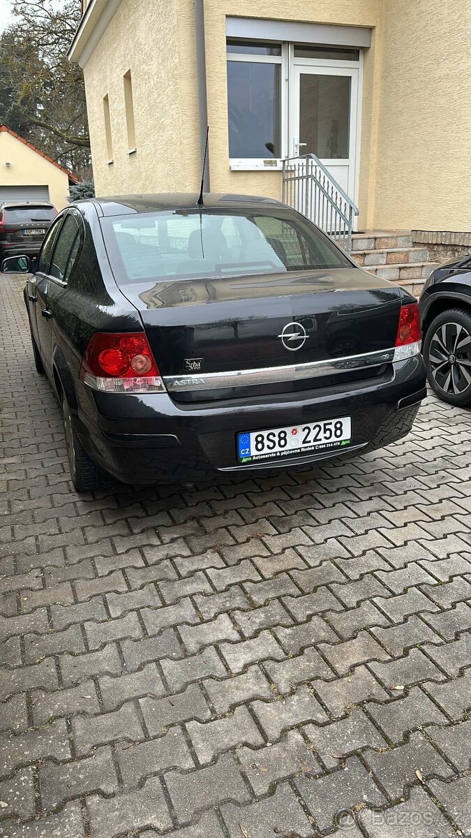 Opel Astra 1.6 sedan / 85kw - 2