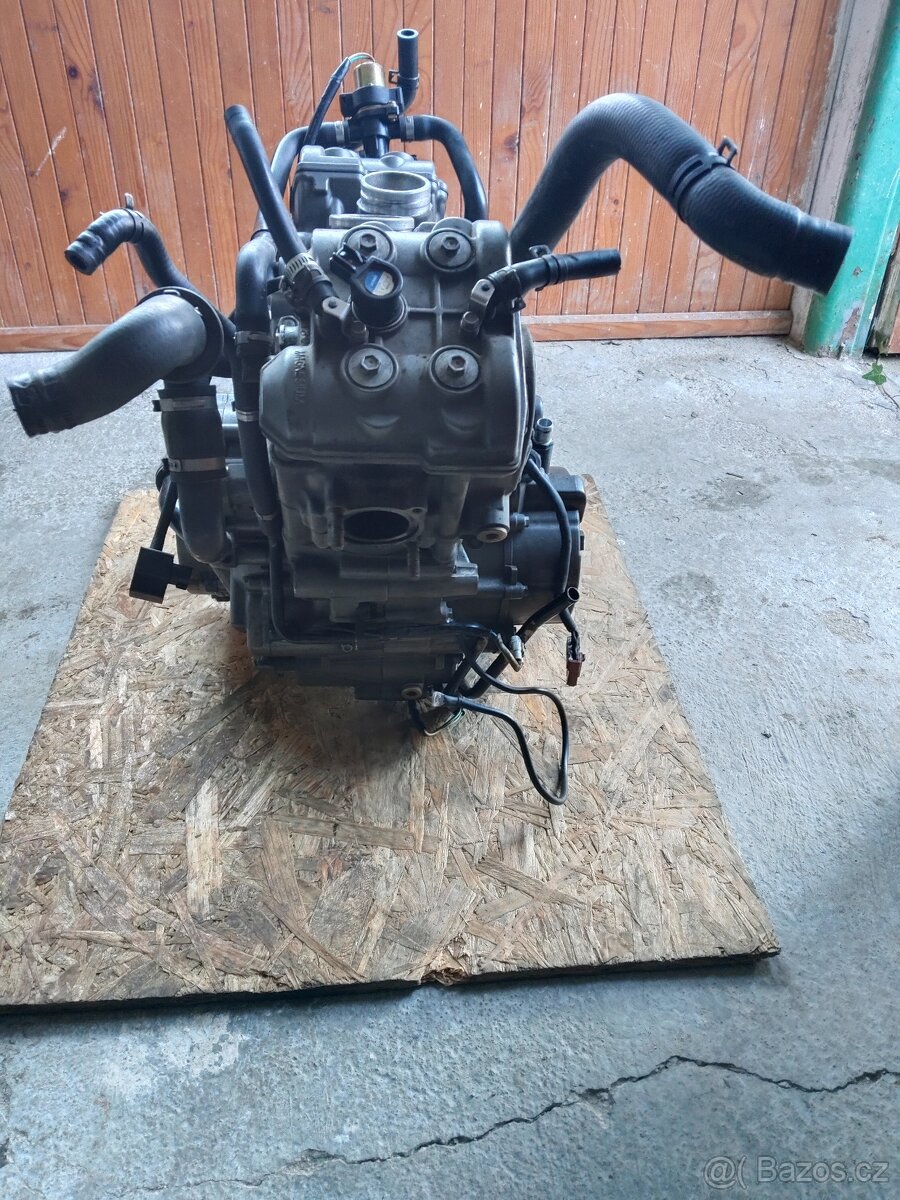 MOTOR KTM 990 - 2