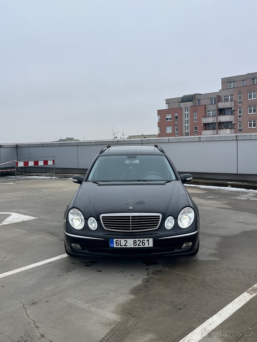 Mercedes E270 - 2