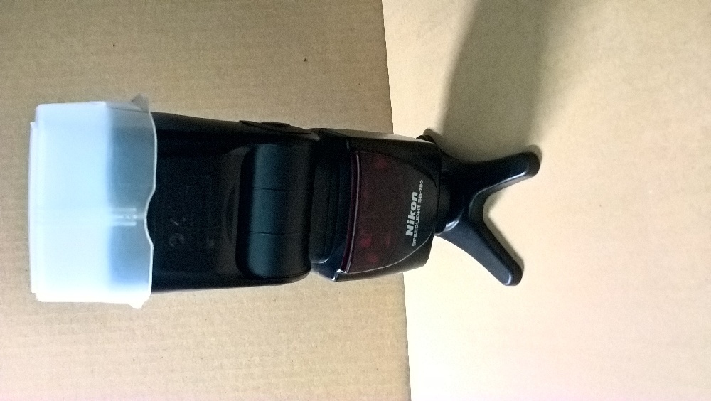 Blesk Nikon SB-700 - 2