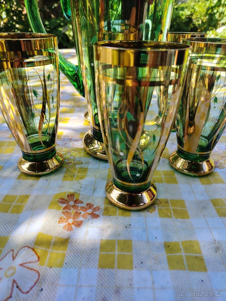 Zelený skleněný džbán a 5 skleniček - 2