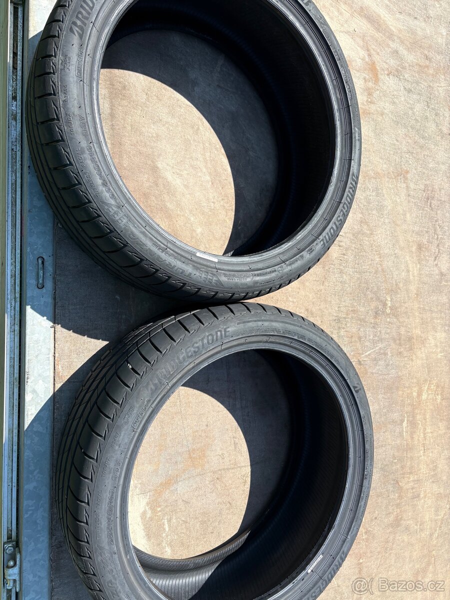 225 40 R19 letní Bridgestone - 2