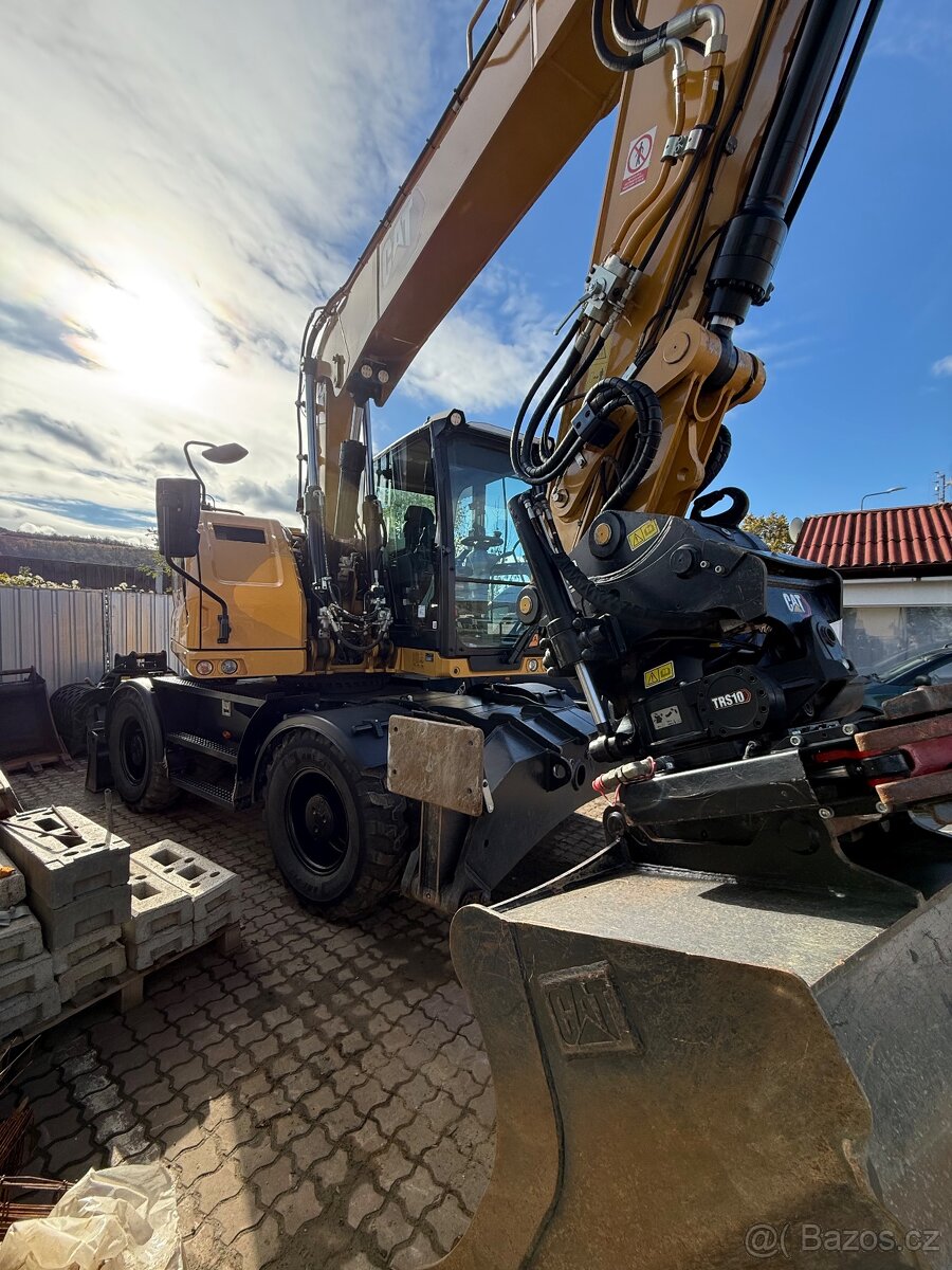 Caterpillar / Kolový bag / 2D / top stav / příslušenství - 2