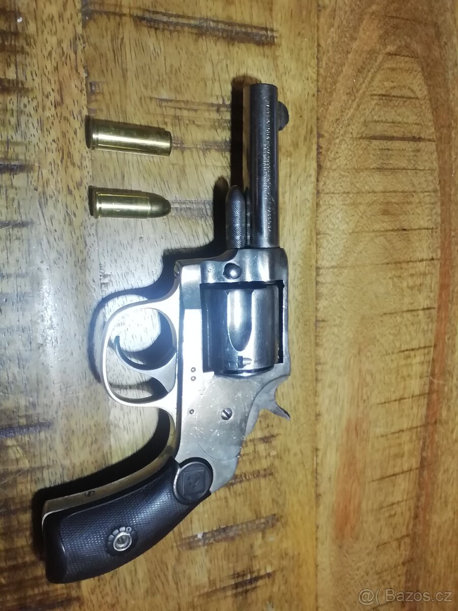 Historický revolver Harrington & Richardson 38SW - 2