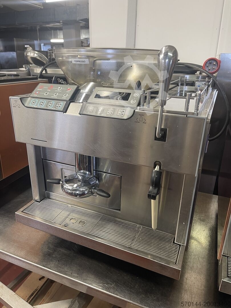 Kávovar švýcarské firmy Thermoplan Mastrena - 2