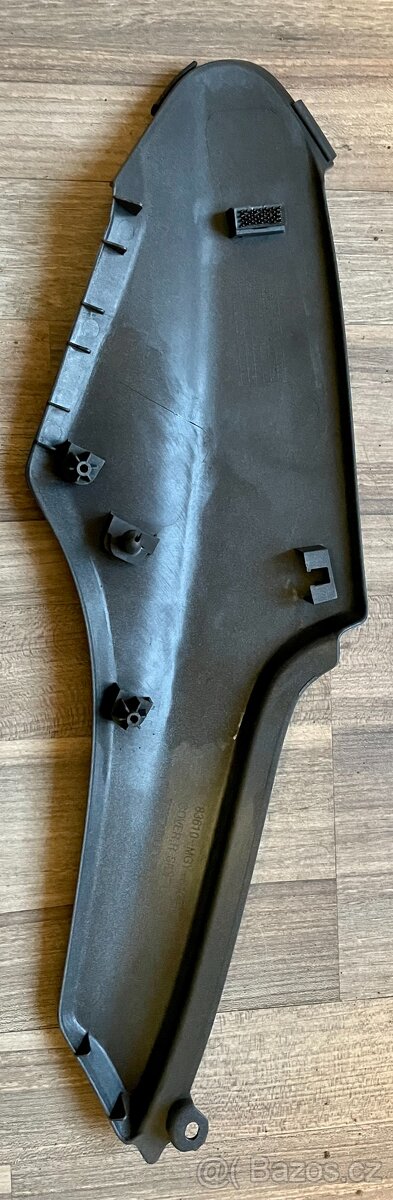 Honda Vfr800x crossrunner 2011 boční pravý plast nádrže - 2