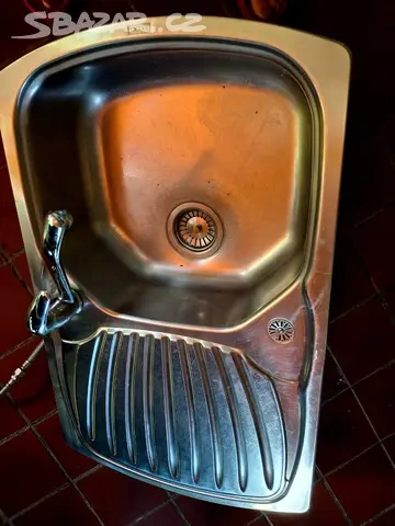 Nerezový dřez Franke včetně baterie - 2