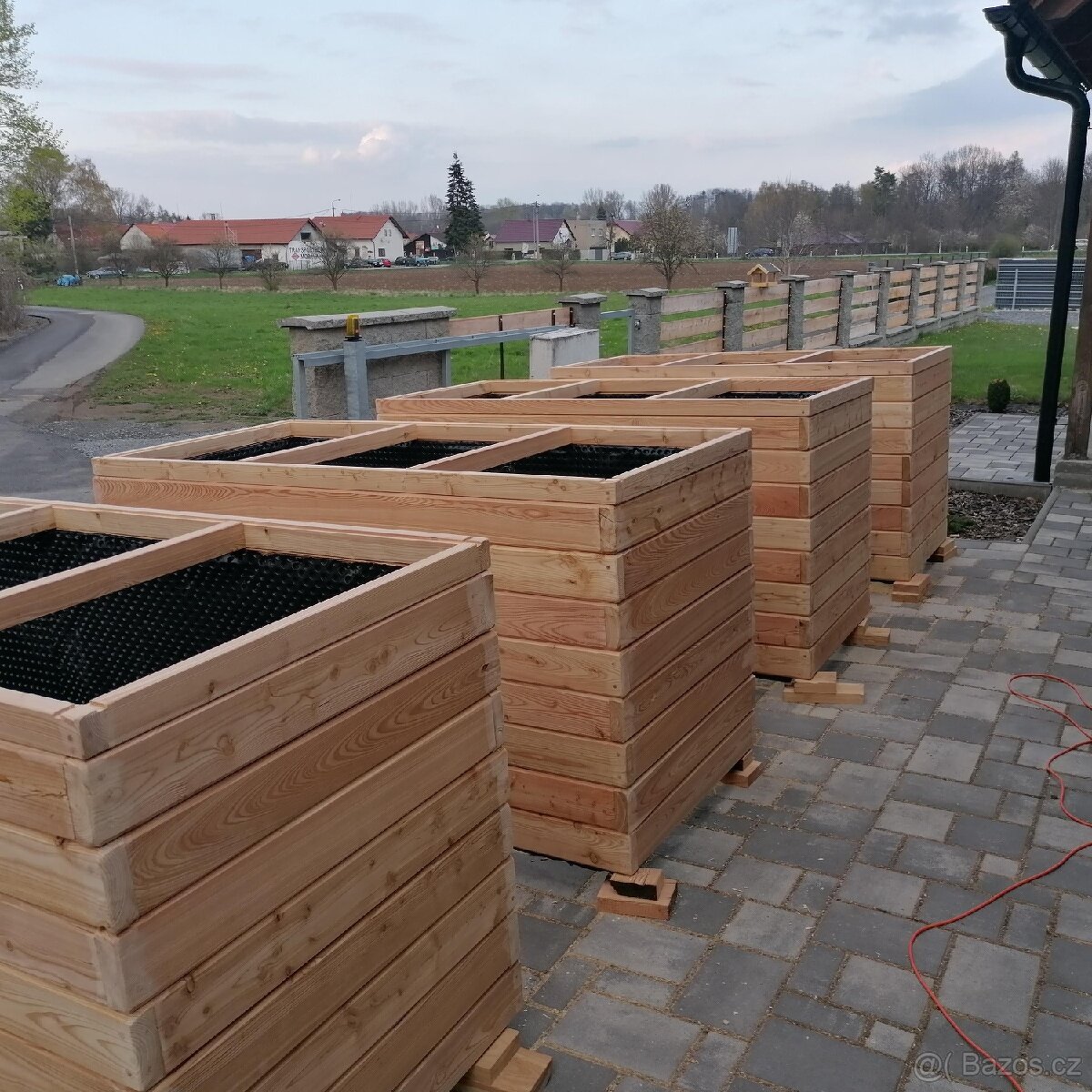 10% SLEVA-Modřínový masivní vyvýšený záhon - 2