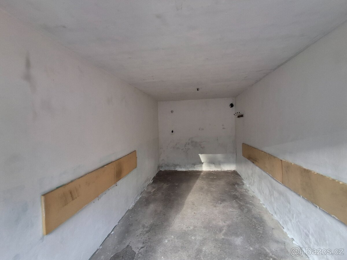 Předmět: Pronájem suché a bezpečné garáže v Pardubicích – ul - 2