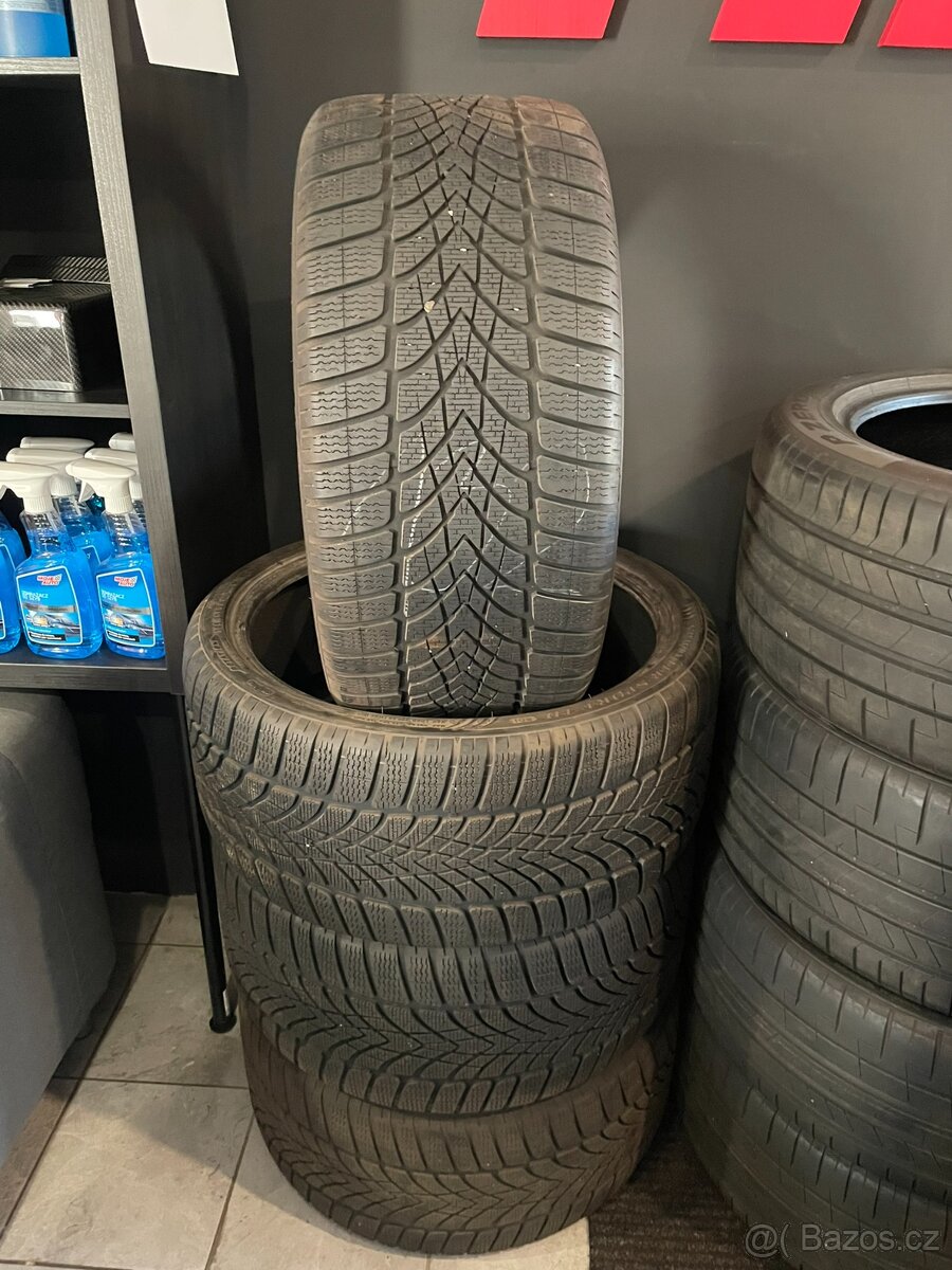 Sada zimních pneu Dunlop 285/30R21 - 2
