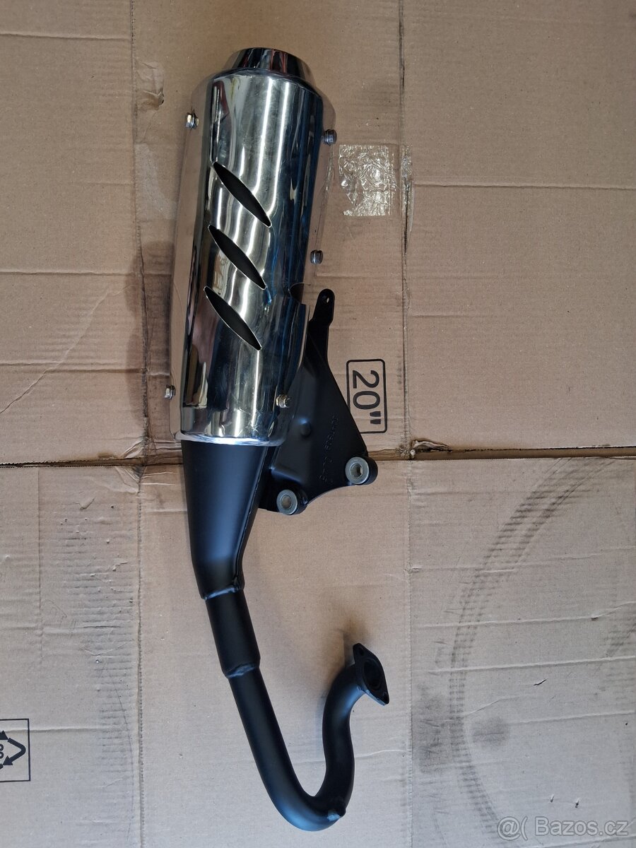 Výfuk Yuki skútr 2T objemu 50ccm - 2