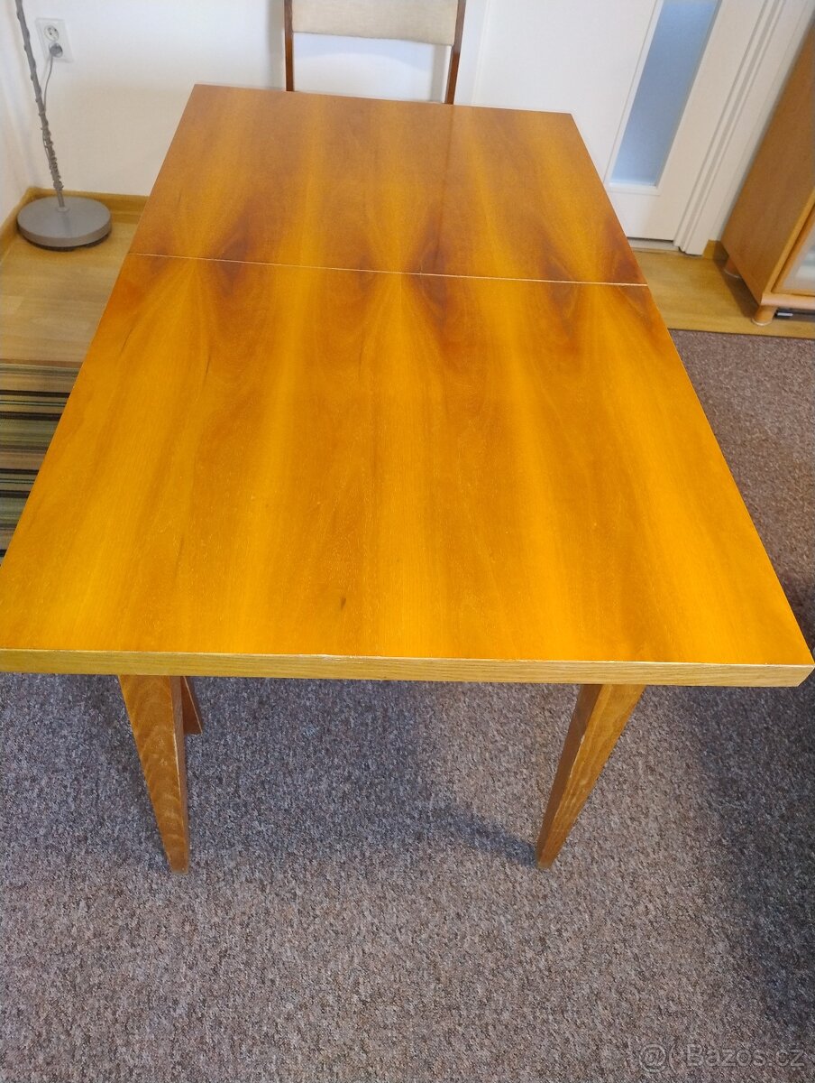 Prodám rozkládací jídelní stul - 2