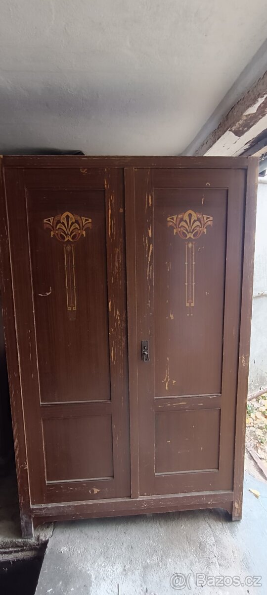 Starožitné skříně - 2