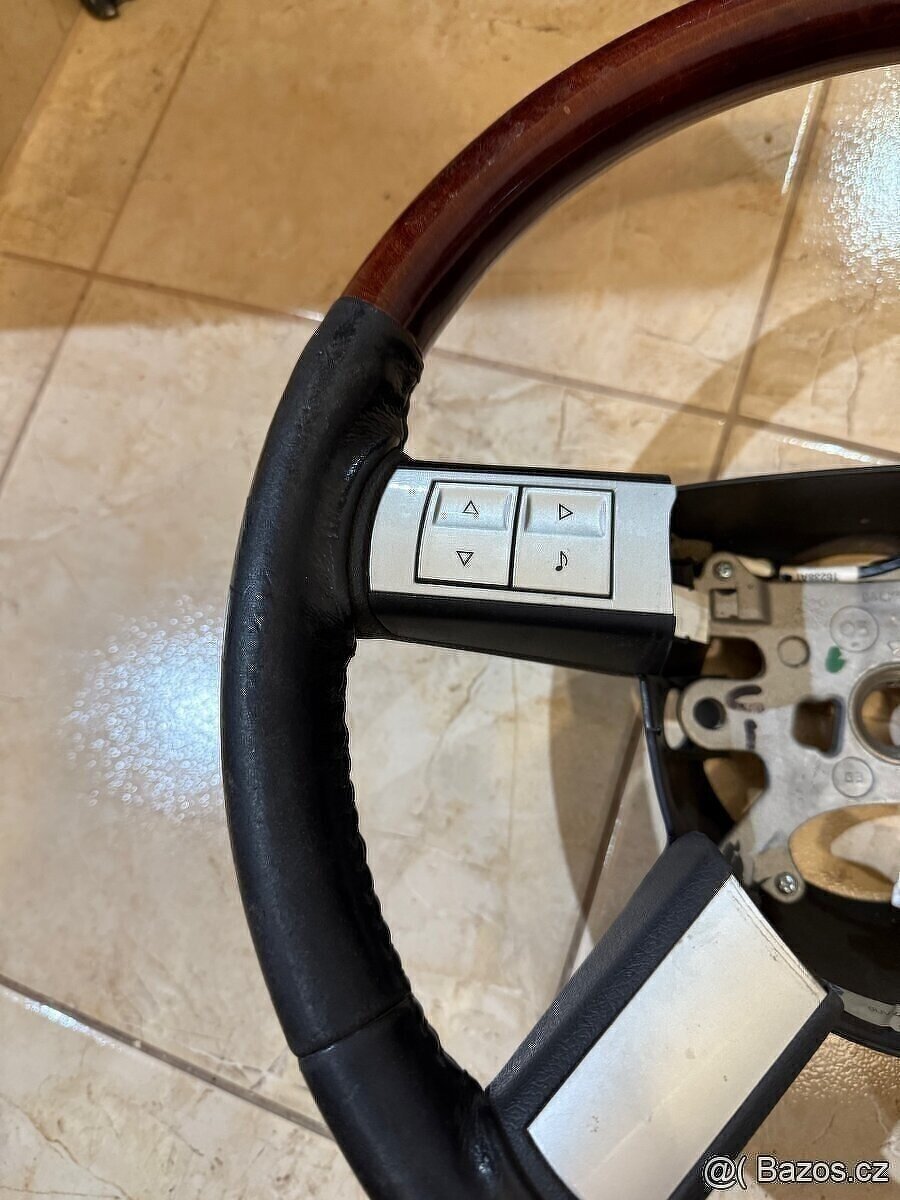 Volant Chrysler 300c - dřevo - 2