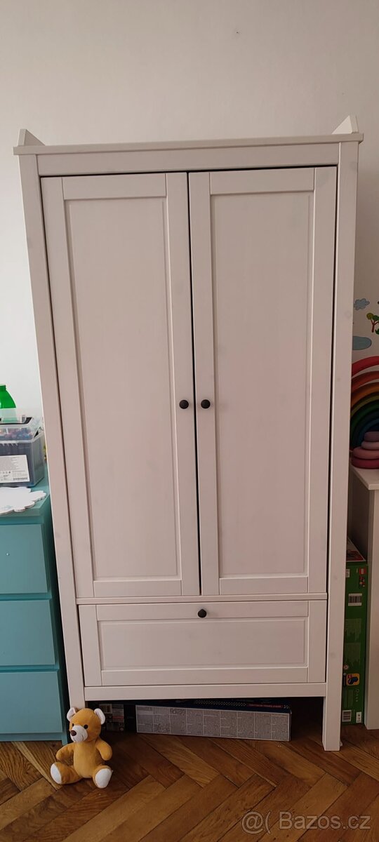 Masivní nábytek - 2