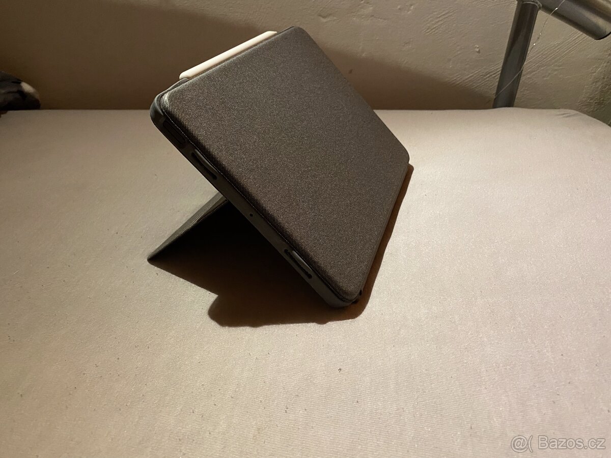 iPad Air 4 (2020) 64GB + Apple Pencil 2 + Logitech Combo - 2