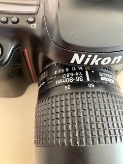 NIKON F 50 + obj. 35-80 - 2