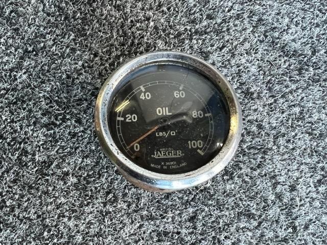 starý budík, přístroj tlaku oleje JAEGER - 2
