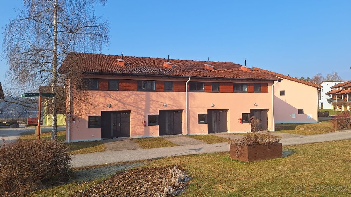 Prodám krásný patrový bungalov přímo u jezera - 2