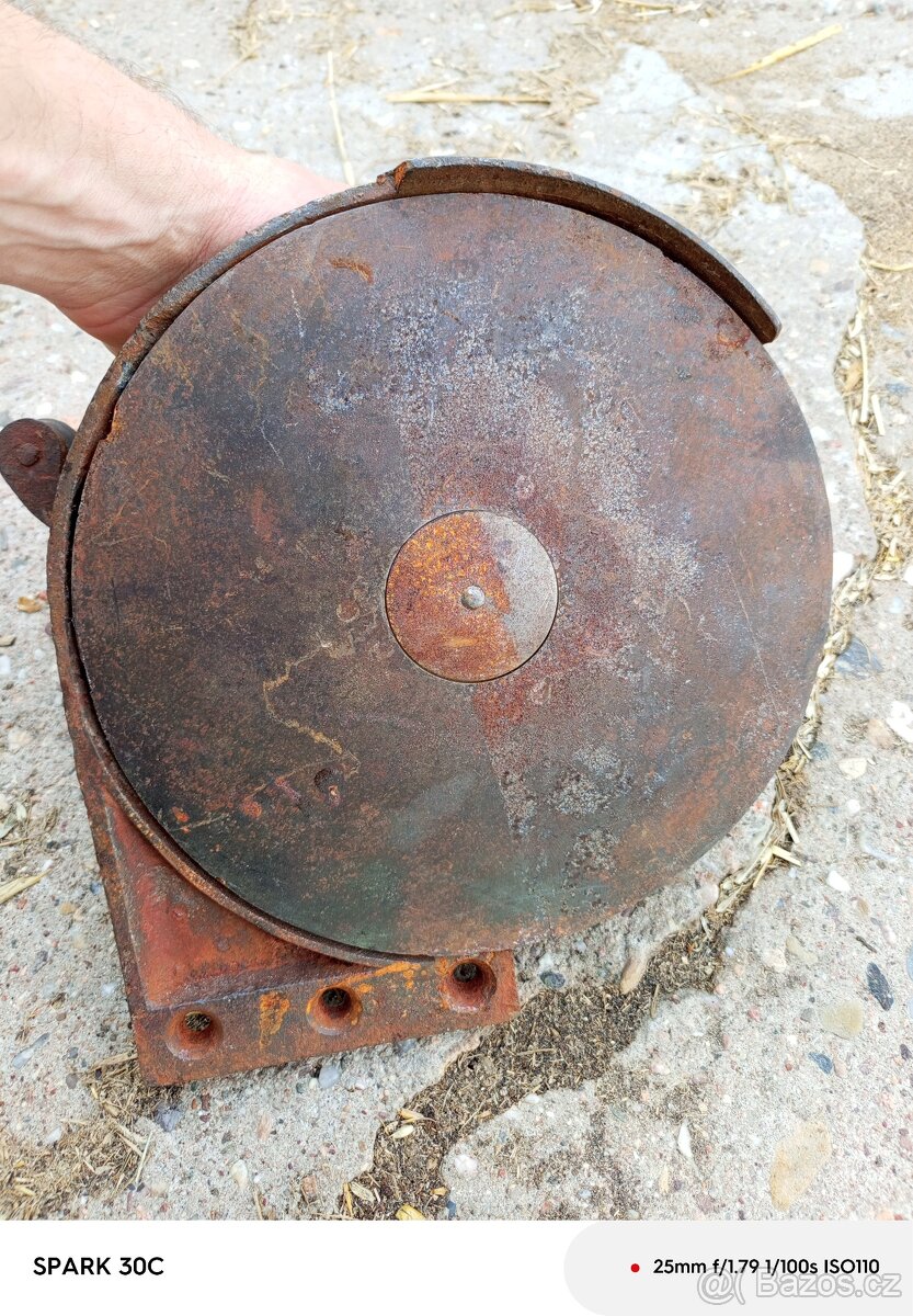 Stary nemecky krajec cleba - 2