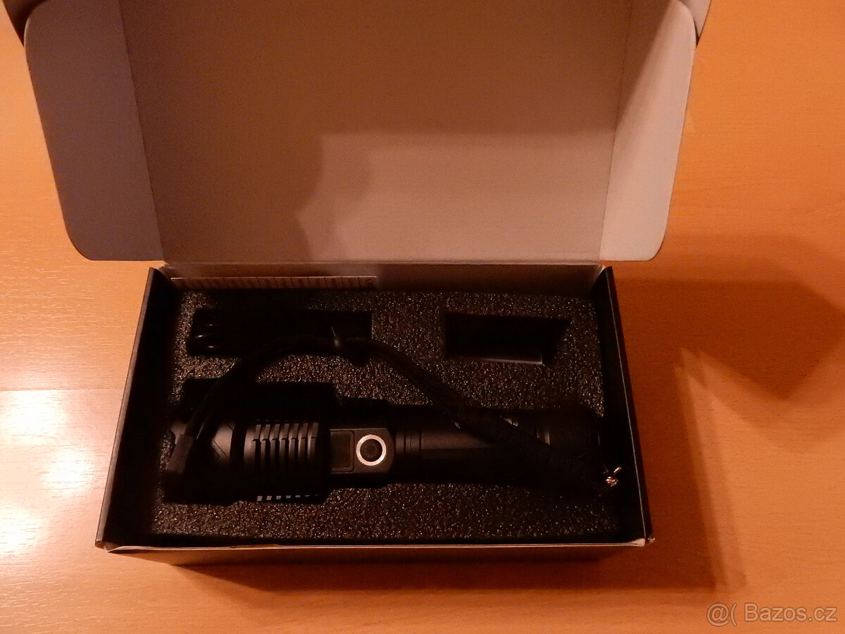 Prodám supr led svítilnu XGF 960 - 2