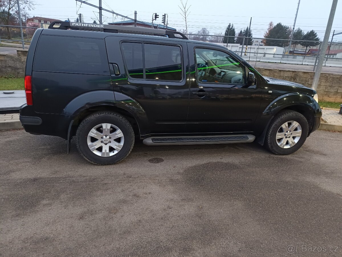 Nissan Pathfinder 2.5TDCi,7 místný - 2