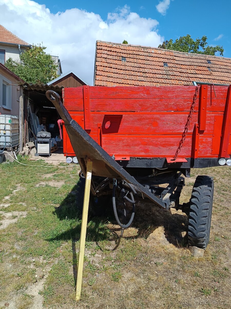 VLEČKA ZA TRAKTOR 5T - 2