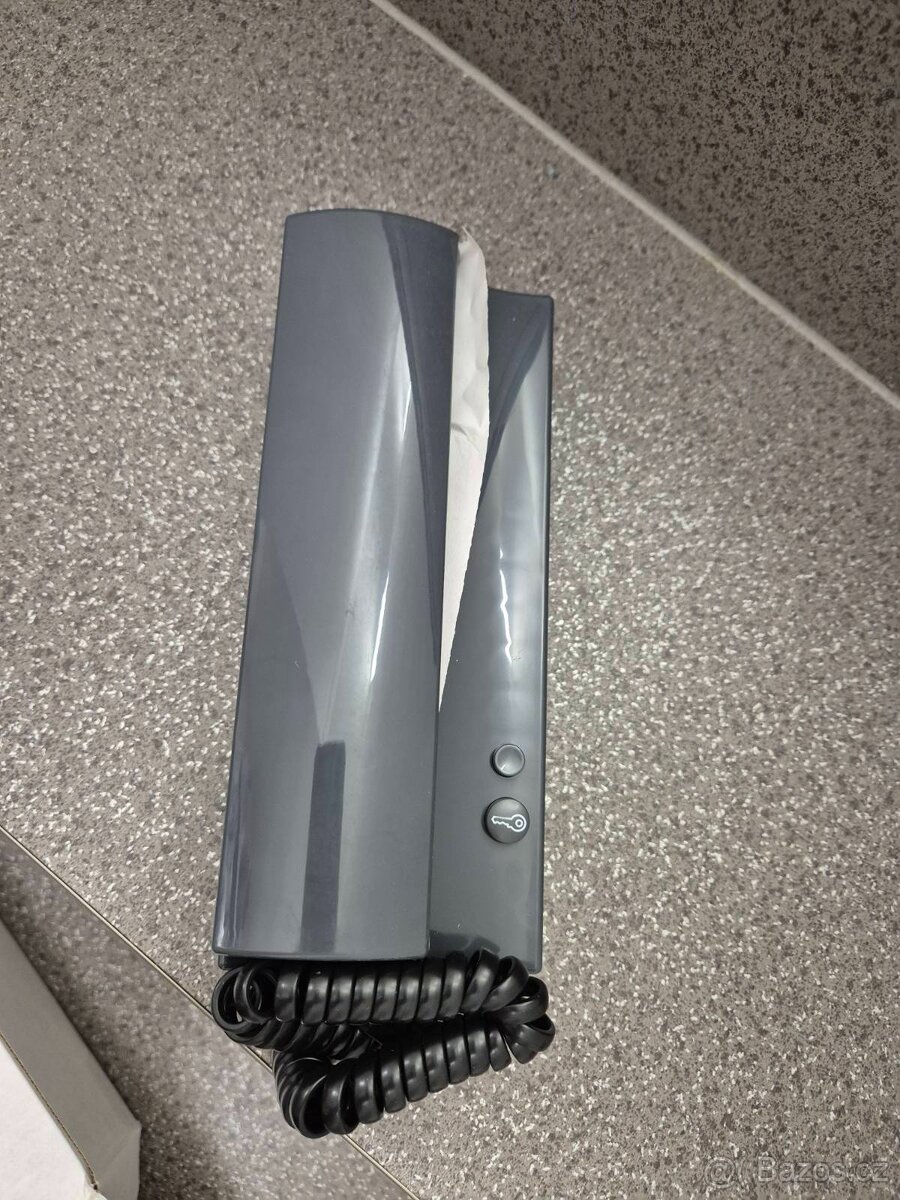 Domácí telefon Tesla - 2