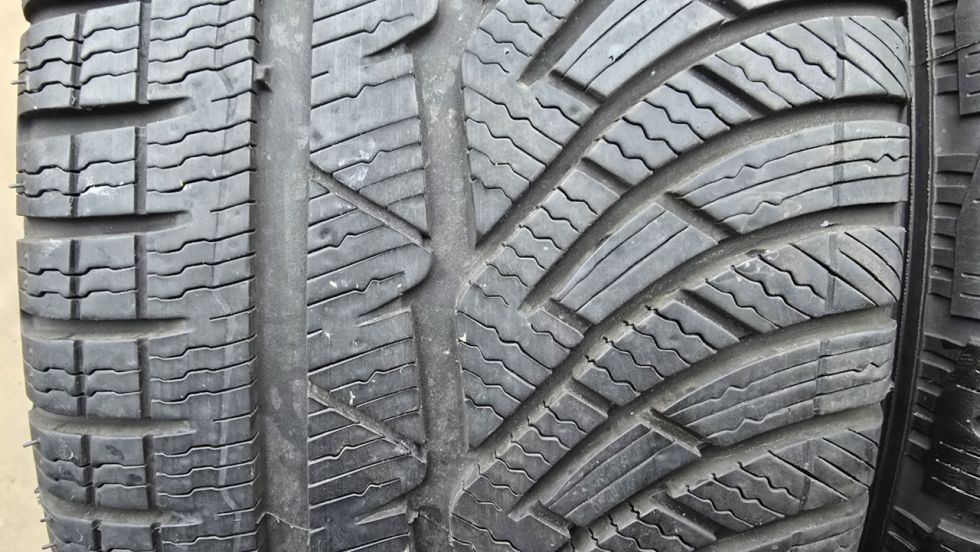 Zimní pneu 225/45/18 Michelin - 2