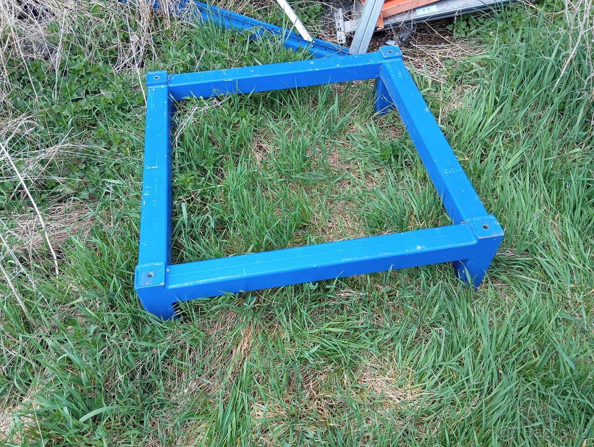 Podstavec,stojan pod 1000l nádrž ibc - 2