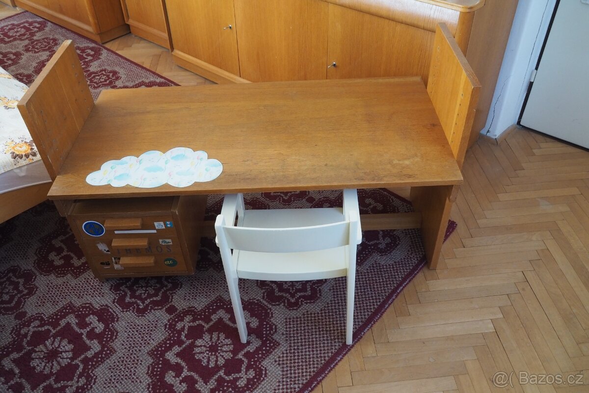 Psací stůl s nastavitelnou výškou desky - 2