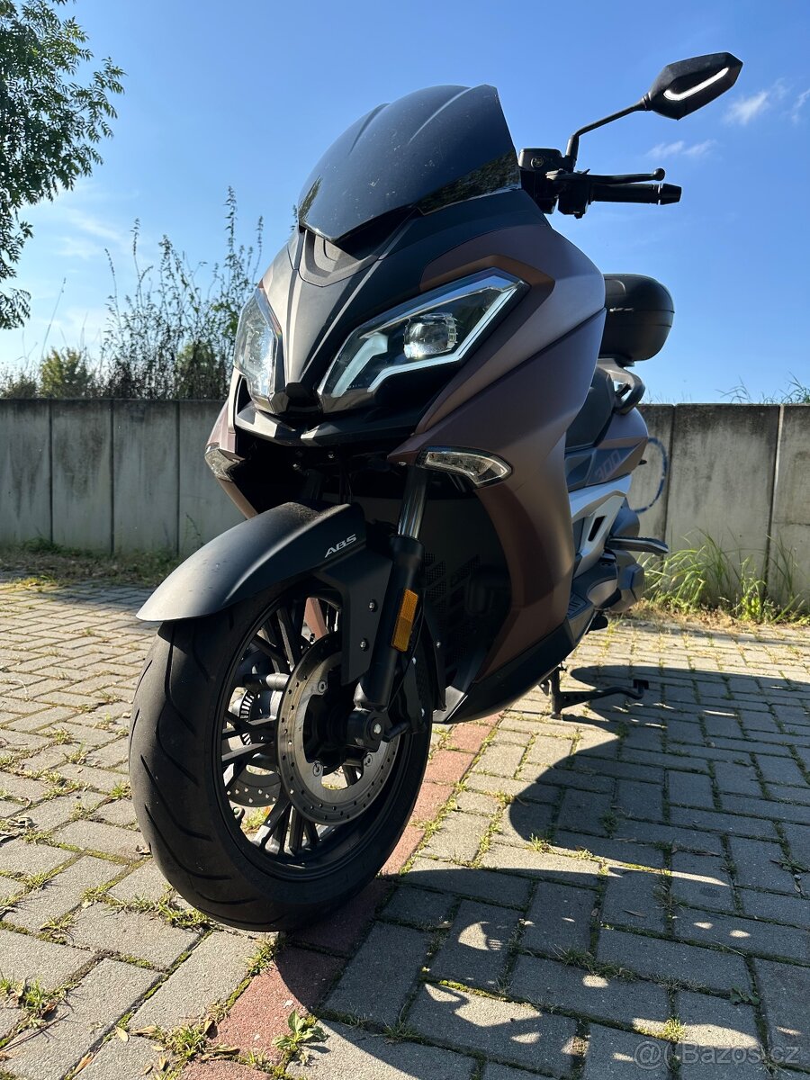 Prodám skútr MAXON Discover 300 – r.v. 2021, 9 000 km - 2