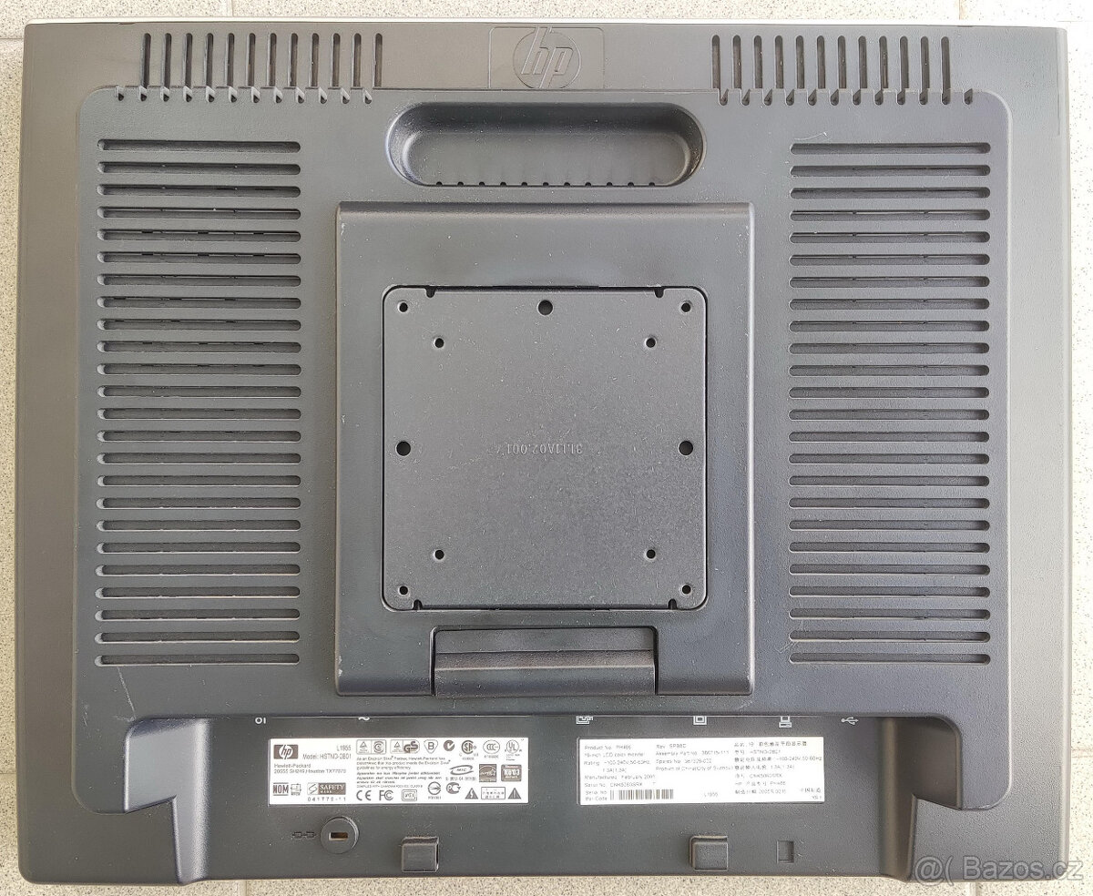 19“ displej HP L1955 – potřeba opravit - 2