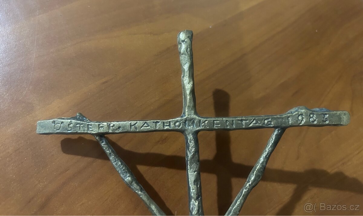 Umělecký bronzový kříž E. Huber Rakousko, 1983 - 2