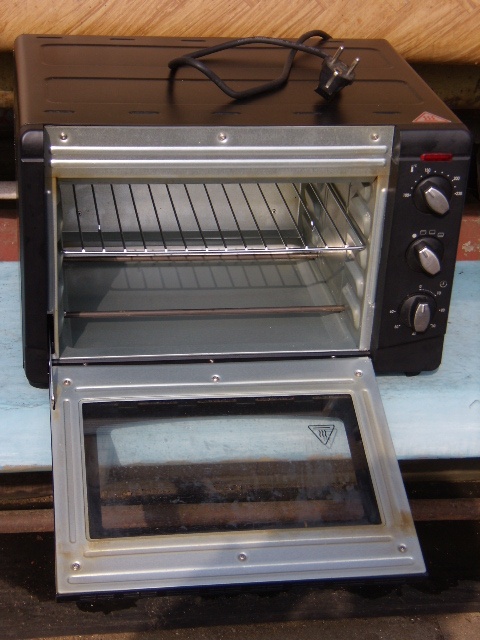 Prodám malou ELEKTRICKOU TROUBU - 2