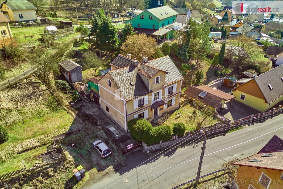 Prodám rodinný dům k rekonstrukci - 2