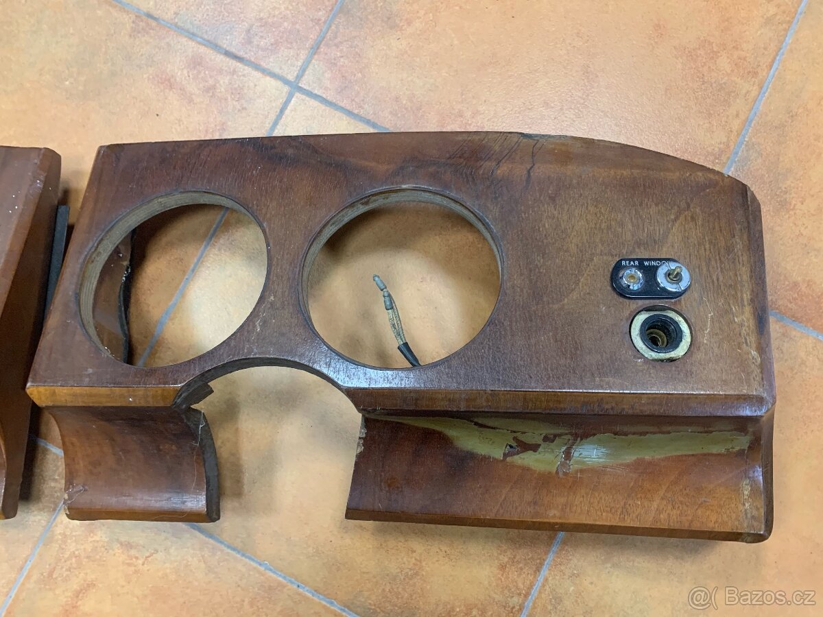 Jaguar/ Daimler V8 - RHD pristrojova doska - 2