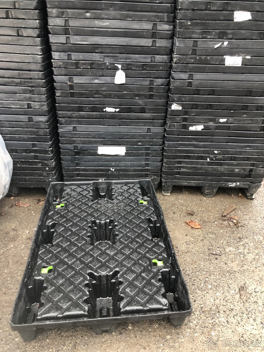 Plastové sudy 200L + kanystry 50L,30L,25L - 2