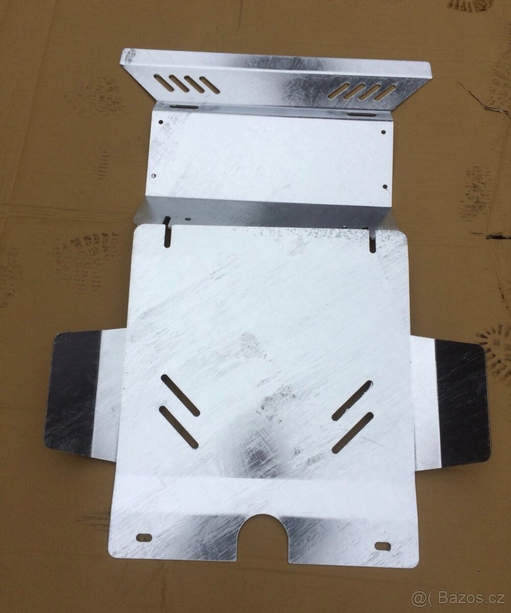 Kryt motora Toyota Hilux 2006-2016 - 2