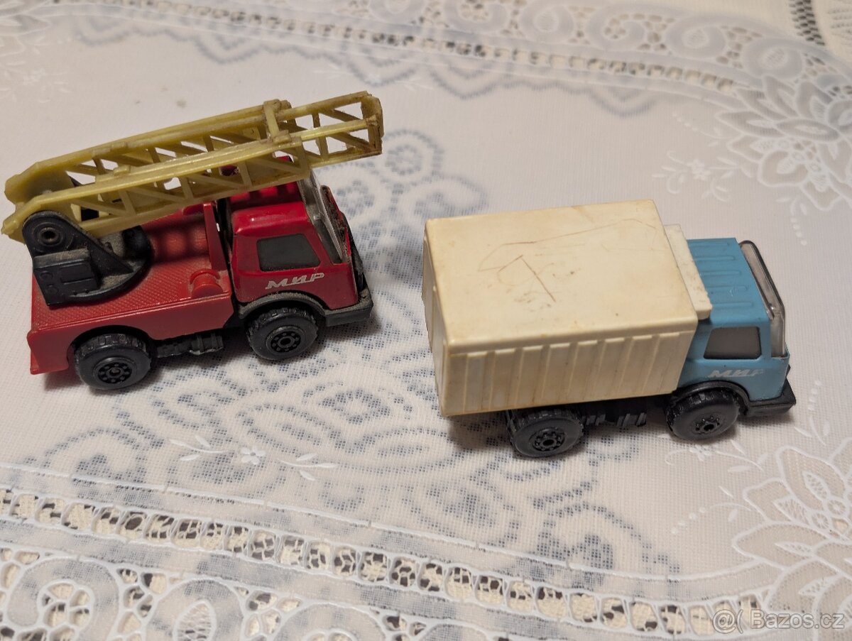 Prodám staré hračky auta MIR - 2