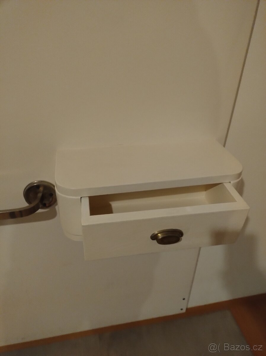 Předsíňová stěna - 2