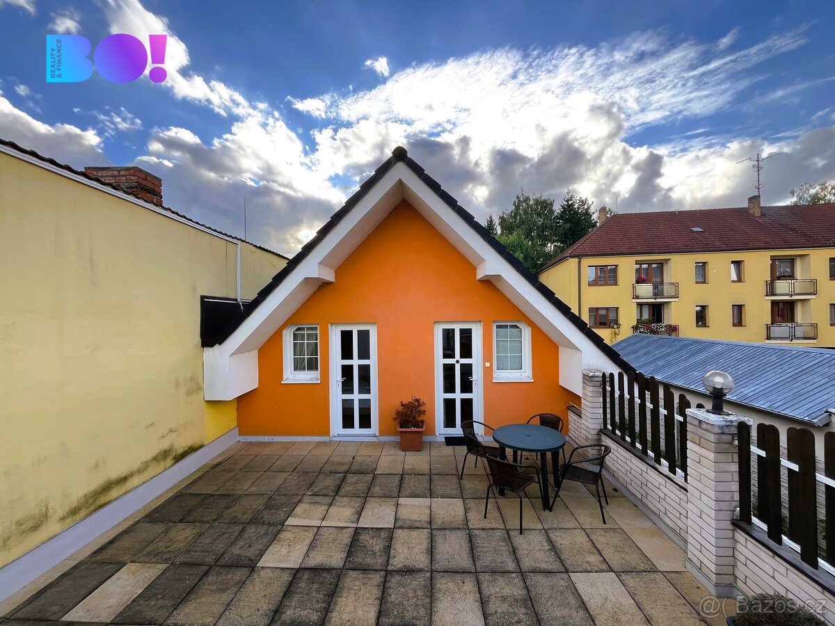 Prodej penzionu s restaurací a bytem, Třeboň - 2