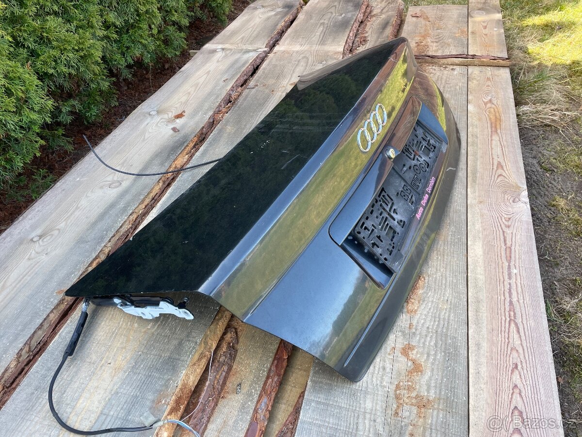 Audi A4 typ B5 kufr - 2