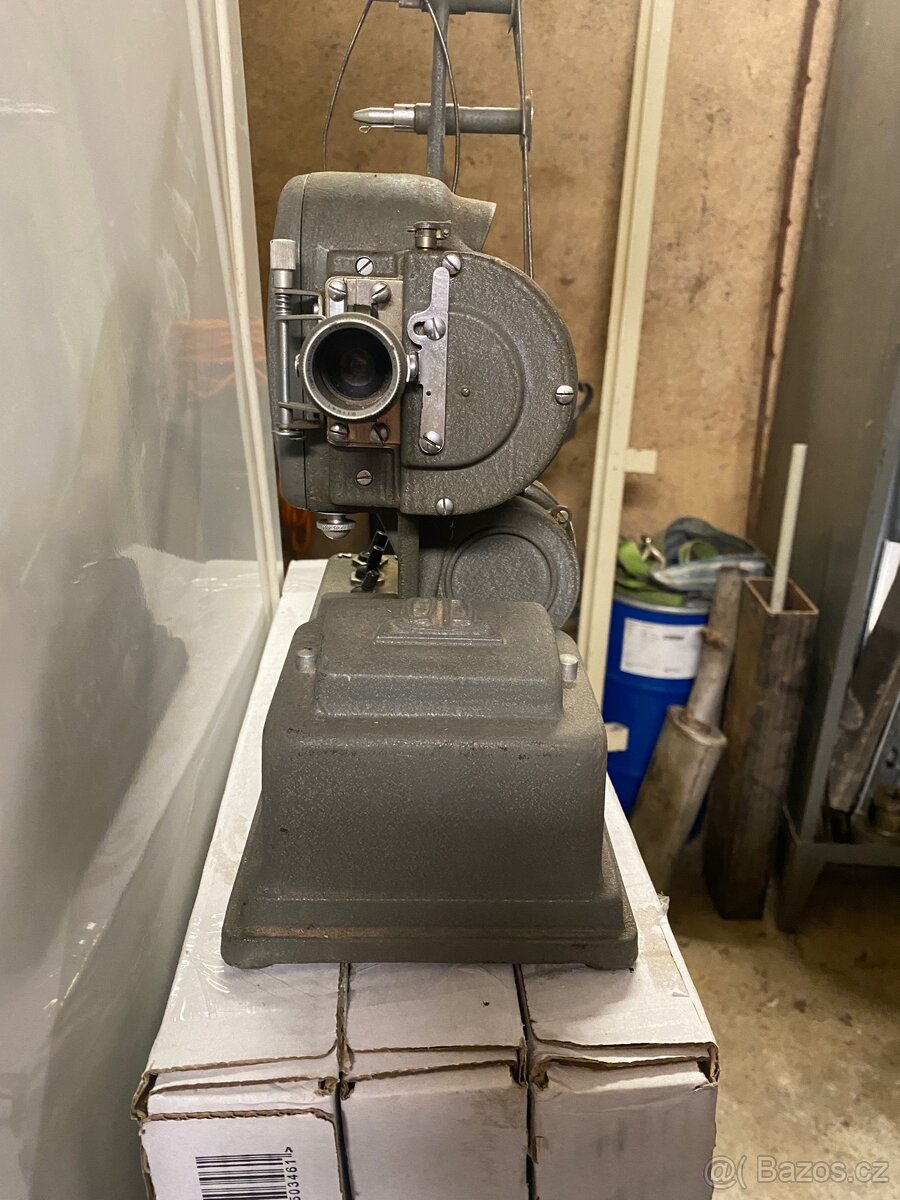 Promítačka Atas - 2