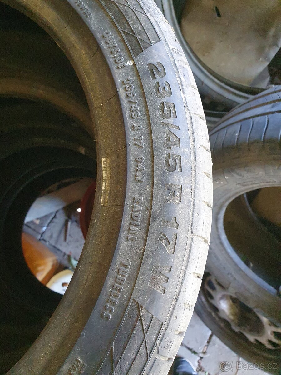 pneu 23545r17 continental - 2