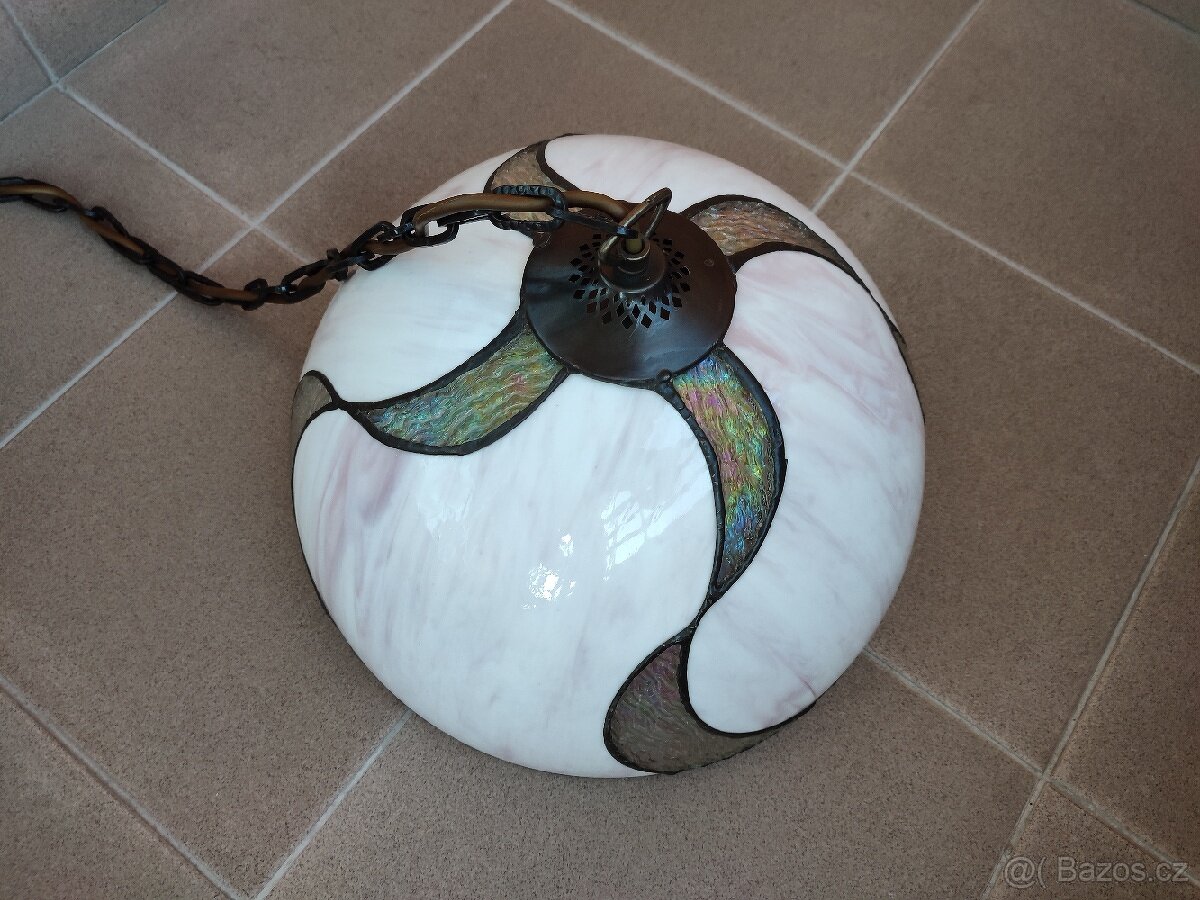 LUSTR TYFFANI. - 2